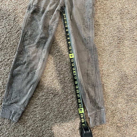 Lululemon Women's Warm Down Jogger 7/8 Thread Dye Rover Black Size 4 - Picture 4 of 8